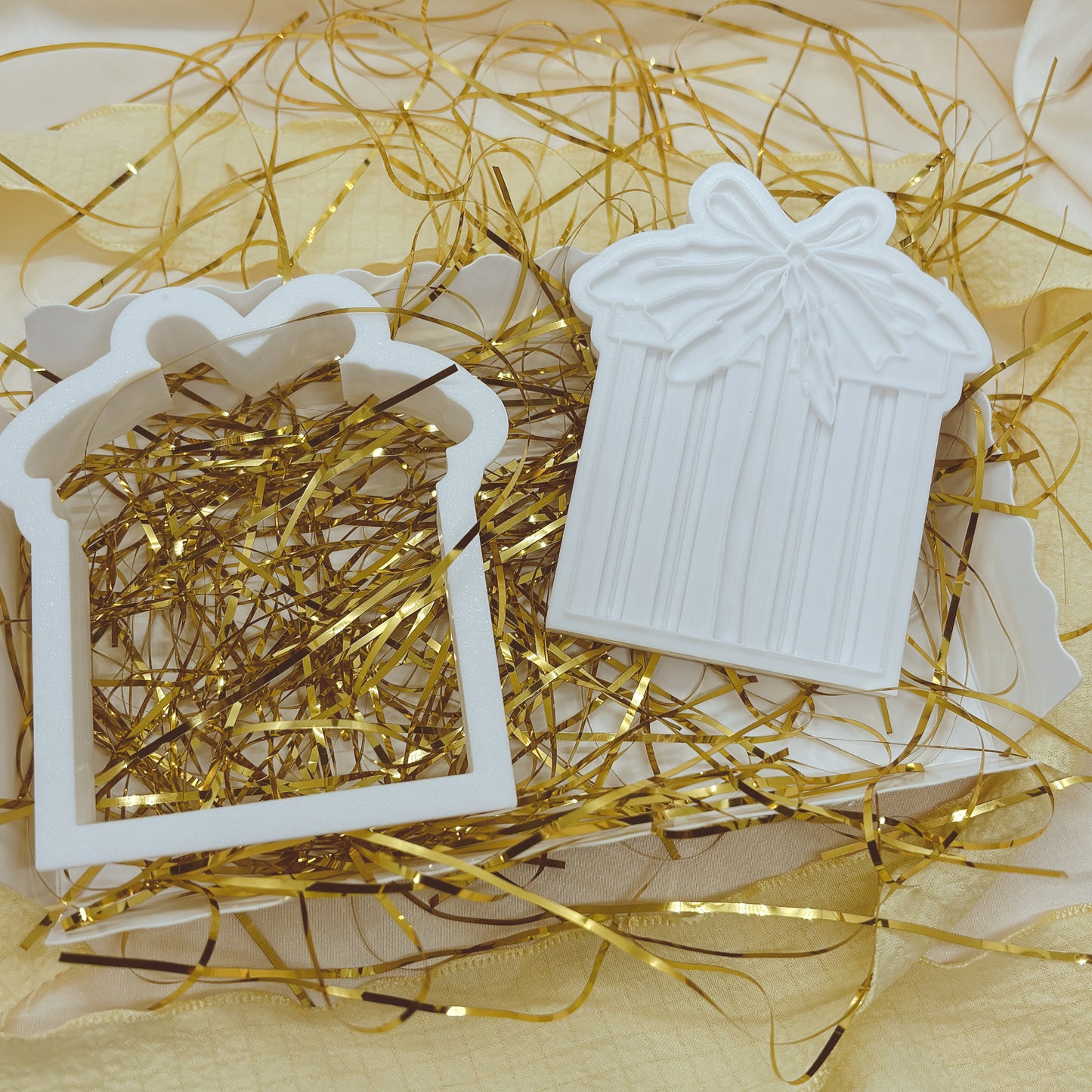 CHRISTMAS PRESENT EMBOSSER SET