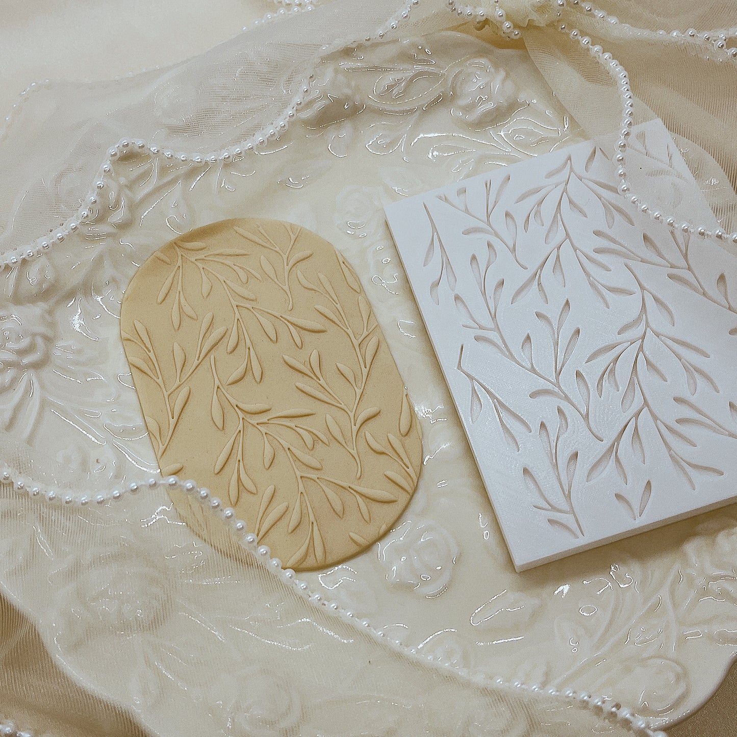 LEAF VINE PATTERN EMBOSSER