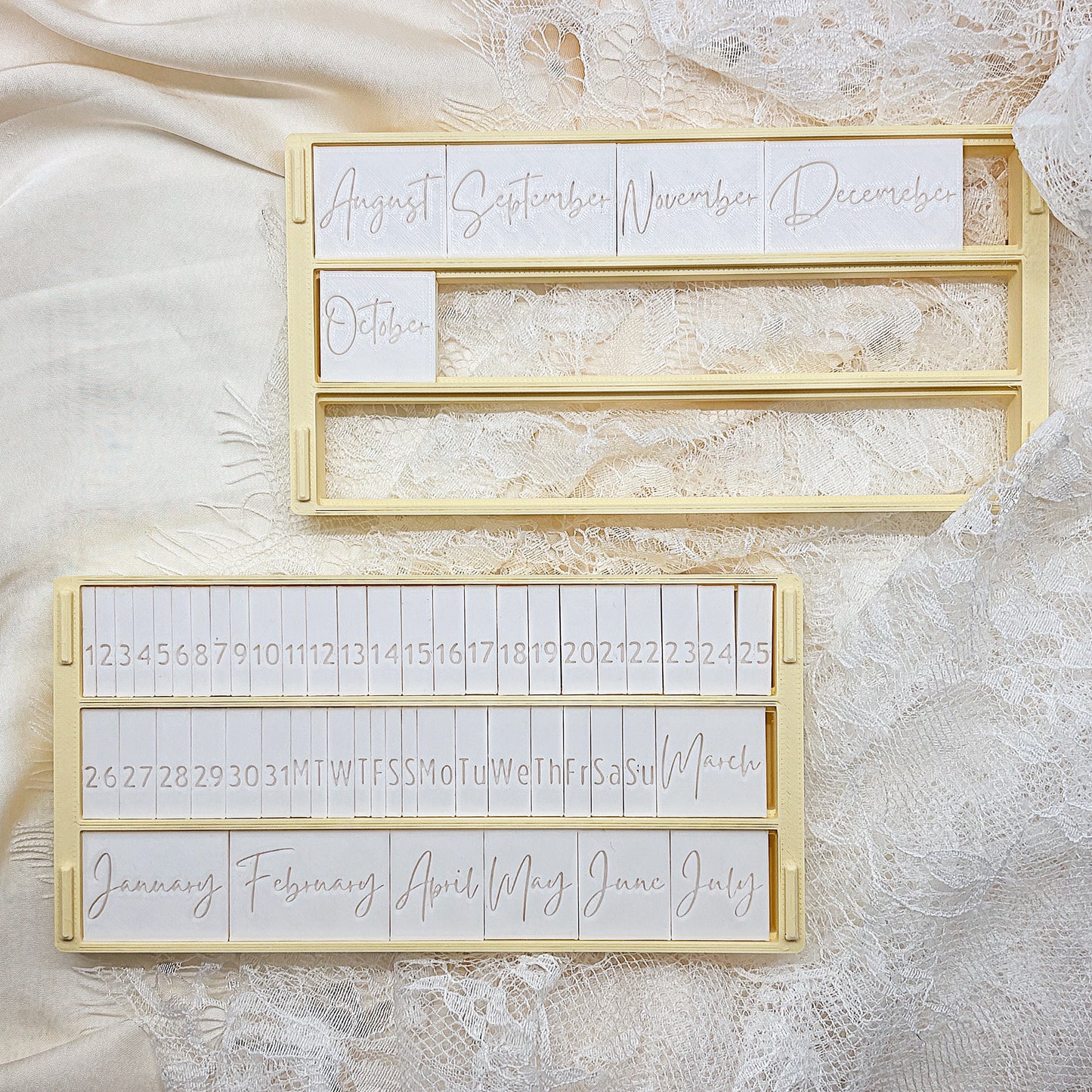 SIGNATURE CALENDAR SET