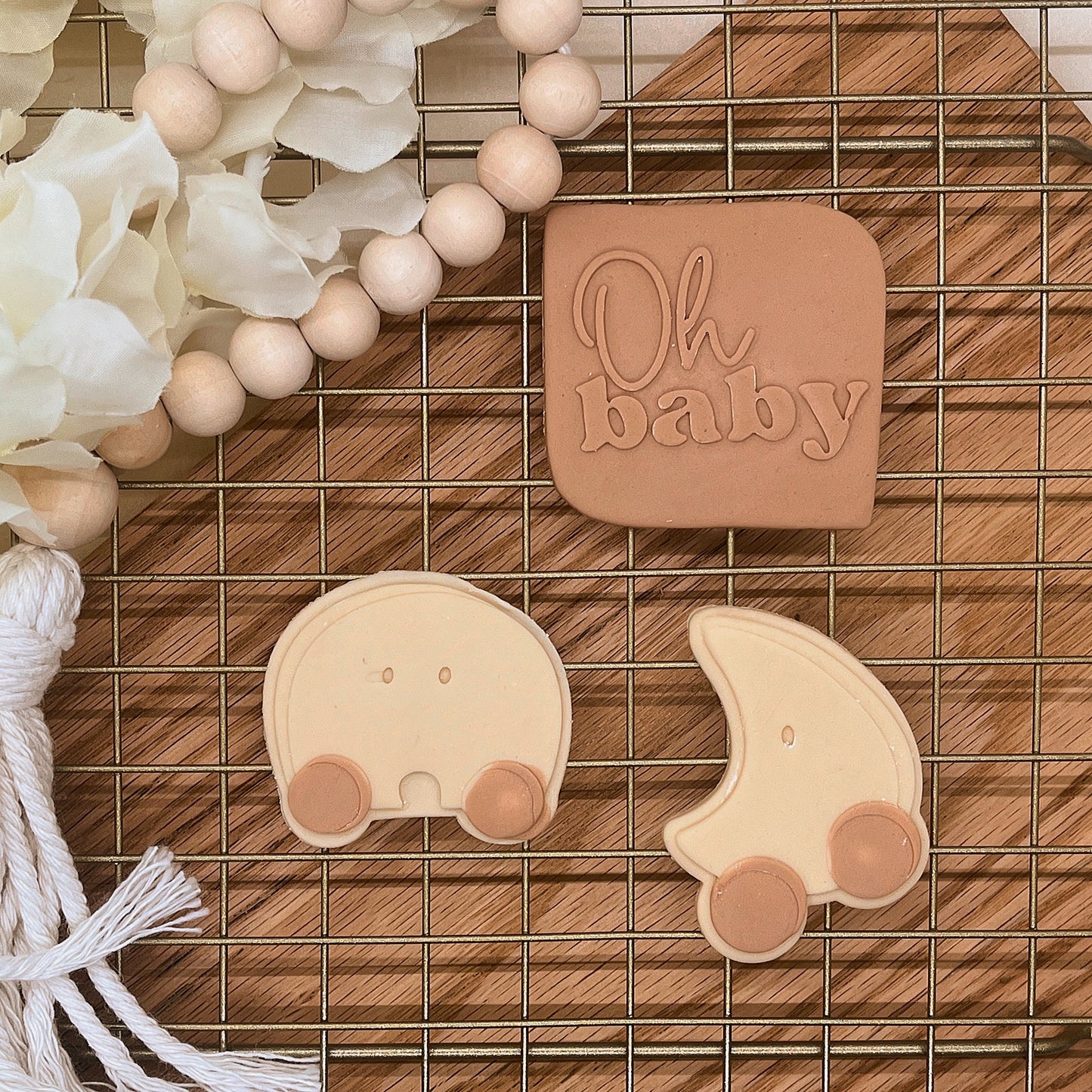 WOODEN BABY TOY PALETTE