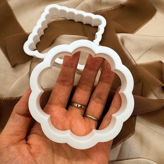 FLOWER EDGE COOKIE CUTTER